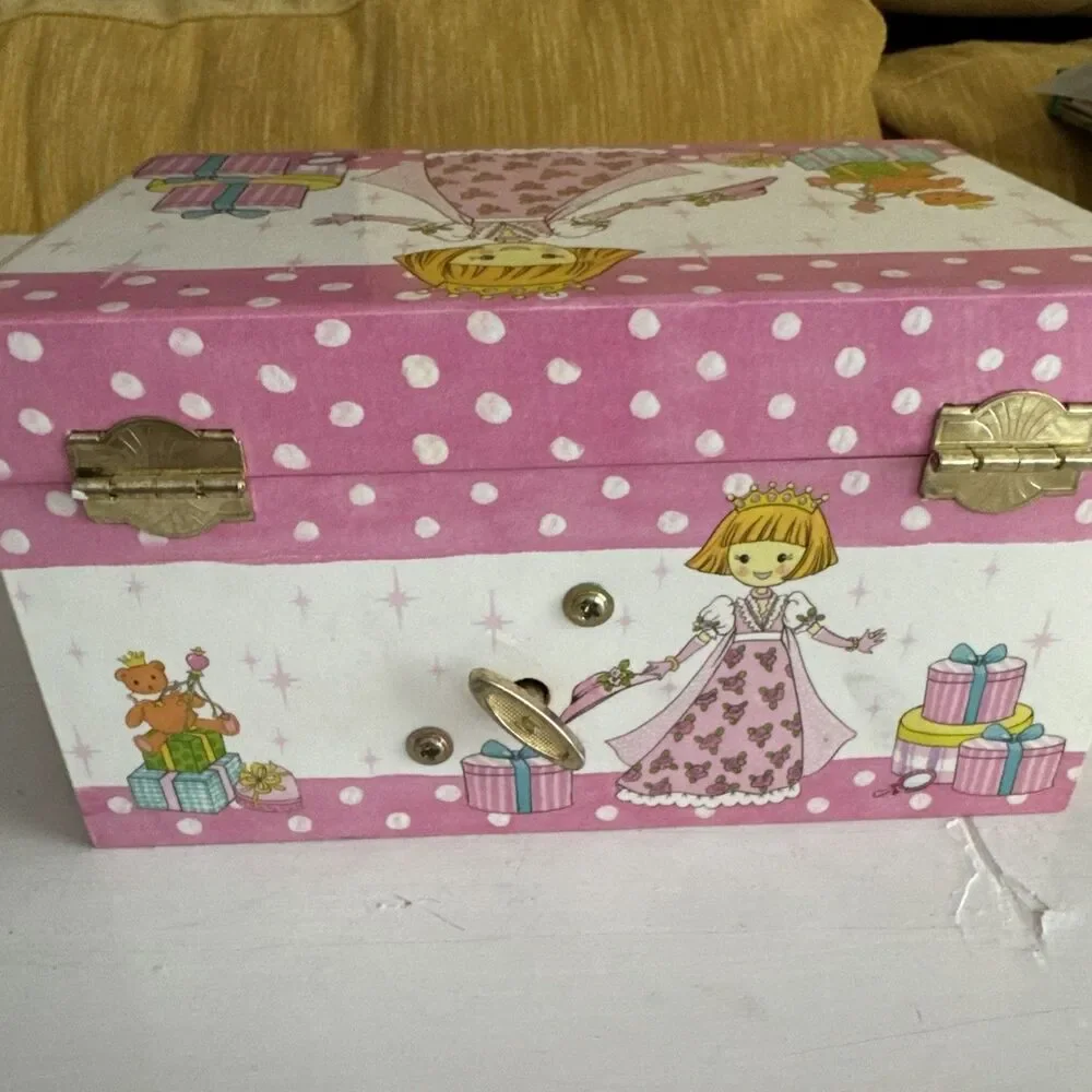 Childrens Princess Mirrored Musical Jewelry Box Twirling Princess Pink Cute